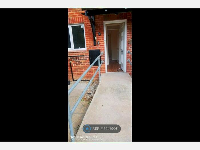 1 Bedroom Flat To Rent In Caistor Close, Calcot, Reading, RG31