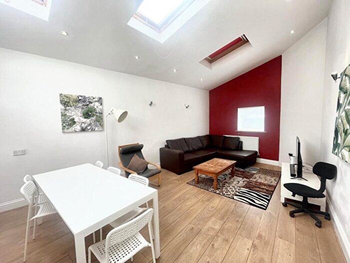 6 Bedroom House To Rent In Greenbank Avenue, Plymouth, PL4