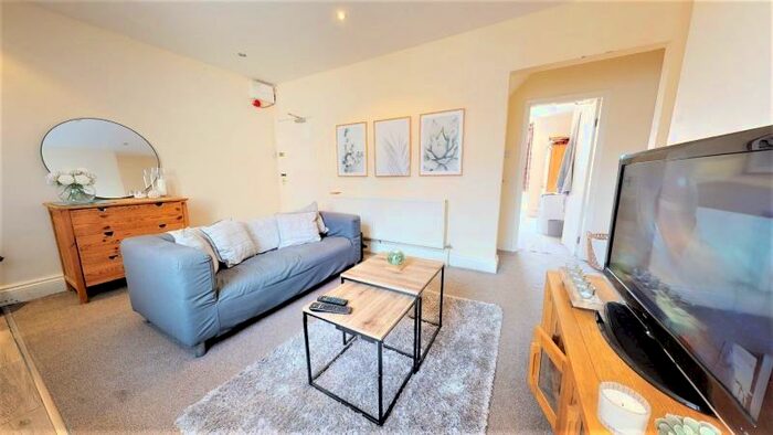 1 Bedroom Flat To Rent In Burley Road, Burley, Leeds, LS4