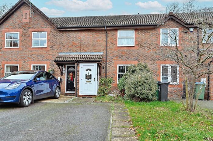 2 Bedroom Terraced House For Sale In St Michaels Drive, Watford, WD25