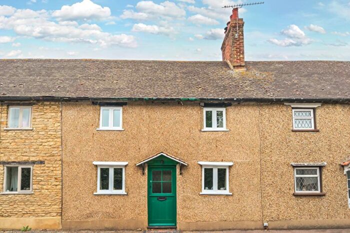 2 Bedroom Terraced House For Sale In Long Row, Pavenham, MK43