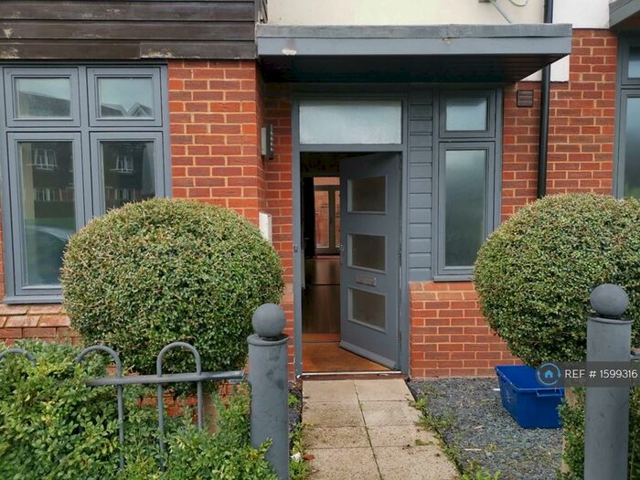 5 Bedroom Terraced House To Rent In Milton Road, Milton Keynes, MK10