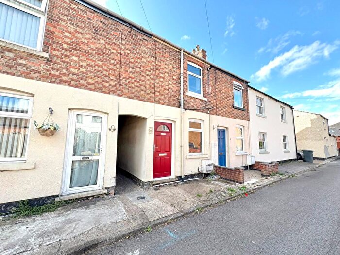 2 Bedroom Terraced House For Sale In East Street, Gotham, Nottingham, NG11
