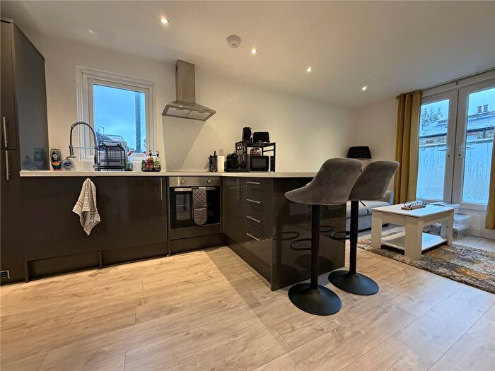 1 Bedroom Flat To Rent In Colney Hatch Lane, Muswell Hill, N10