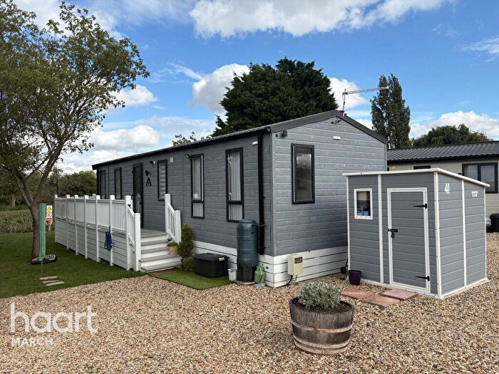 2 Bedroom Park Home For Sale In Bedford Bank, Welney, PE14