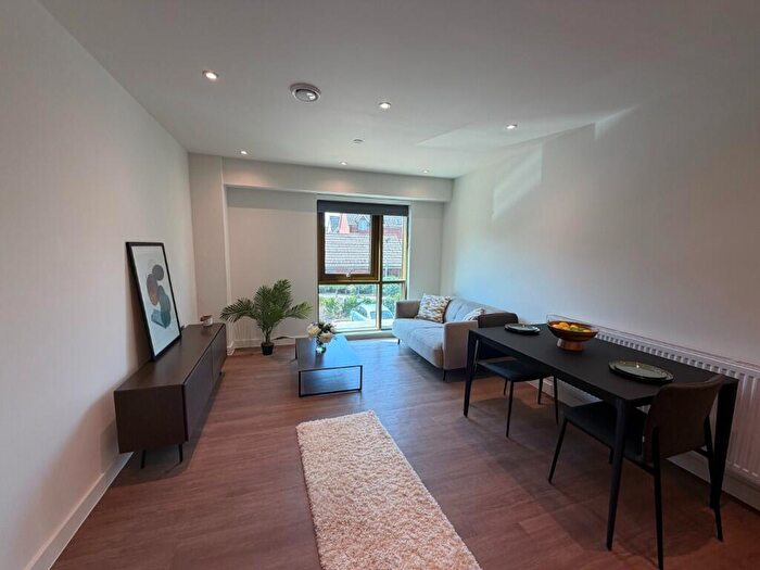 1 Bedroom Apartment To Rent In Weldale Street, Reading, Berkshire, RG1