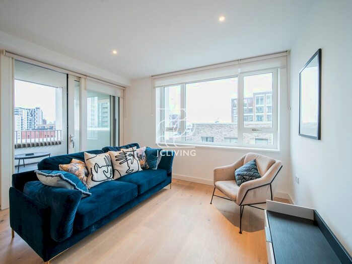 2 Bedroom Flat To Rent In Waltoh Heights, London, SE17