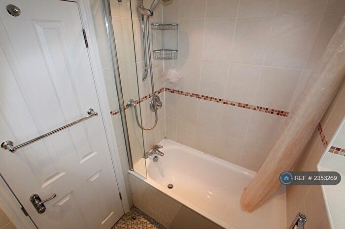 2 Bedroom Flat To Rent In Belsize Park Gardens, London, NW3