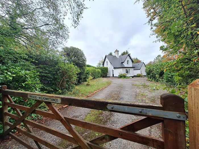 3 Bedroom Detached House To Rent In Shinfield Road, Reading, RG2
