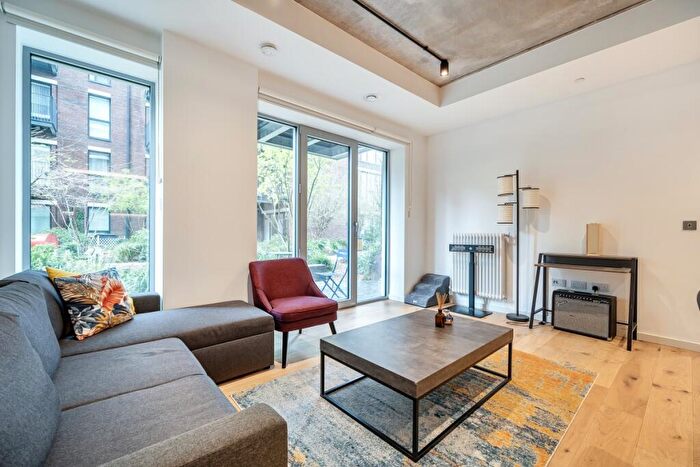 1 Bedroom Apartment For Sale In Rendel House, Goodluck Hope Walk London, E14