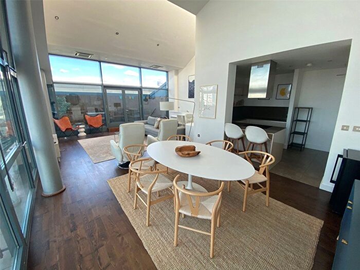 3 Bedroom Flat To Rent In Deansgate, Manchester, Greater Manchester, M3