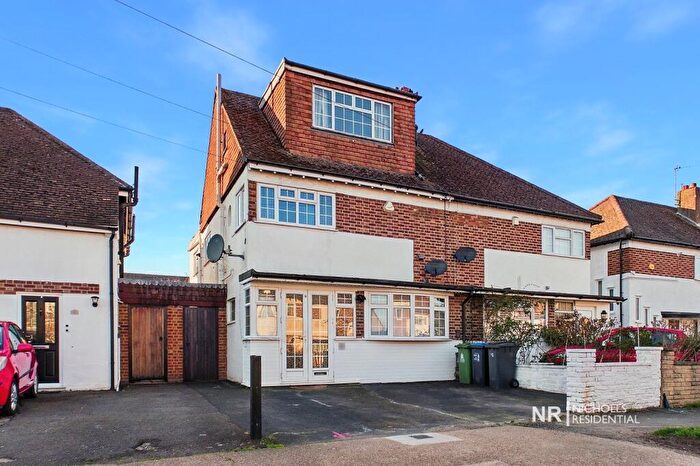 4 Bedroom Semi Detached House For Sale In Grange Road, Chessington, Surrey., KT9