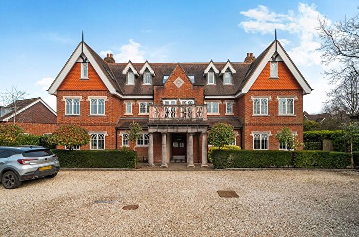 2 Bedroom Flat To Rent In Fairlawns, Burridge, Southampton, Hampshire, SO31