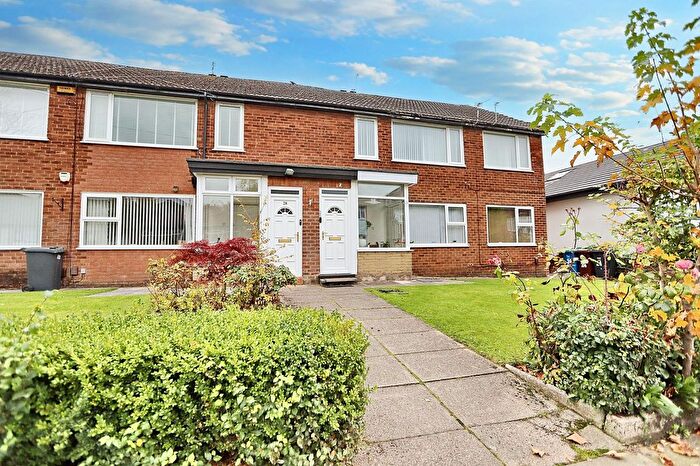 2 Bedroom Maisonette For Sale In Hawkstone Avenue, Whitefield, M45