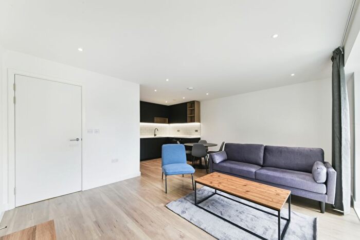 1 Bedroom Flat To Rent In Beaufort Square, Beaufort Park, Colindale, London, NW9