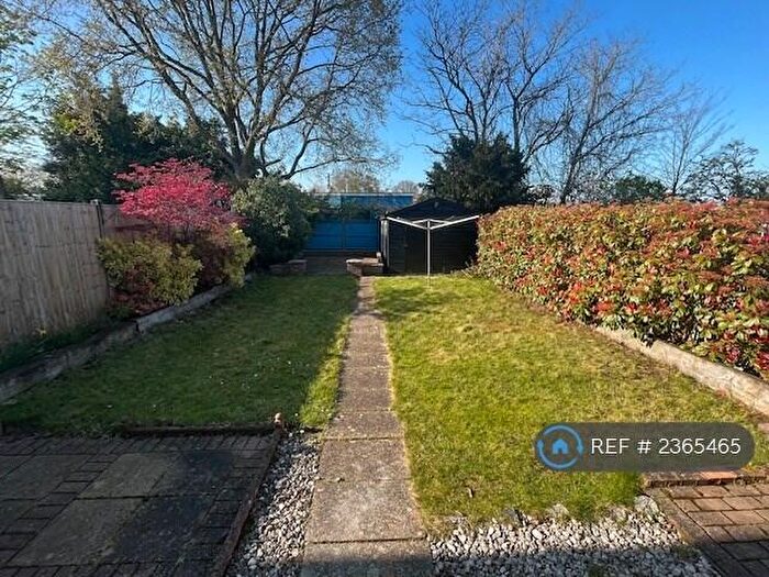 3 Bedroom Semi-Detached House To Rent In Sevenoaks Road, Earley, Reading, RG6