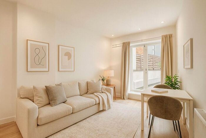 2 Bedroom Apartment For Sale In Plough Road, SW11