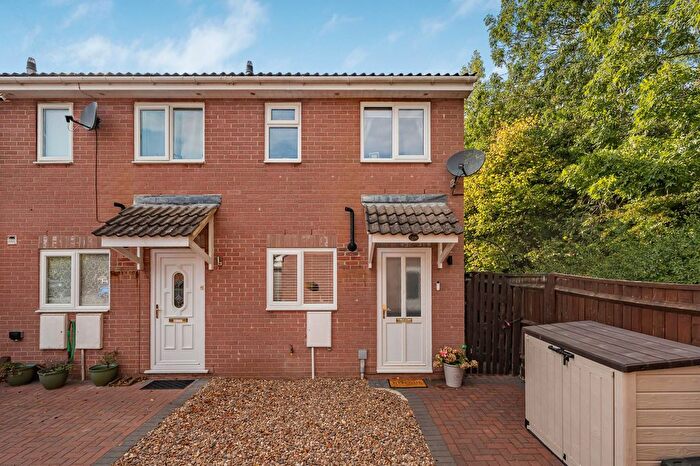 2 Bedroom End Terrace House For Sale In Bramwell Close, Swindon, SN2