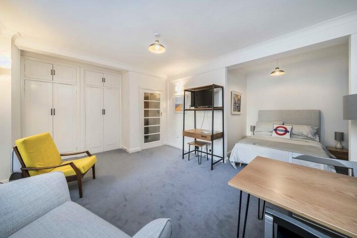 Studio To Rent In Petty France, London, SW1H
