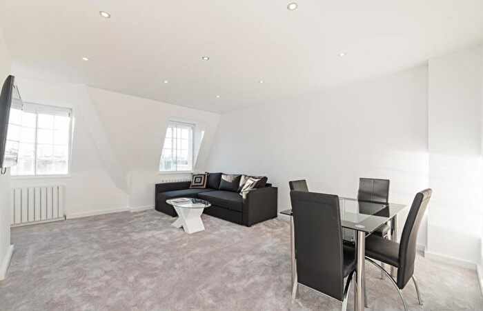 2 Bedroom Apartment To Rent In Daventry Street, Marylebone, London, NW1