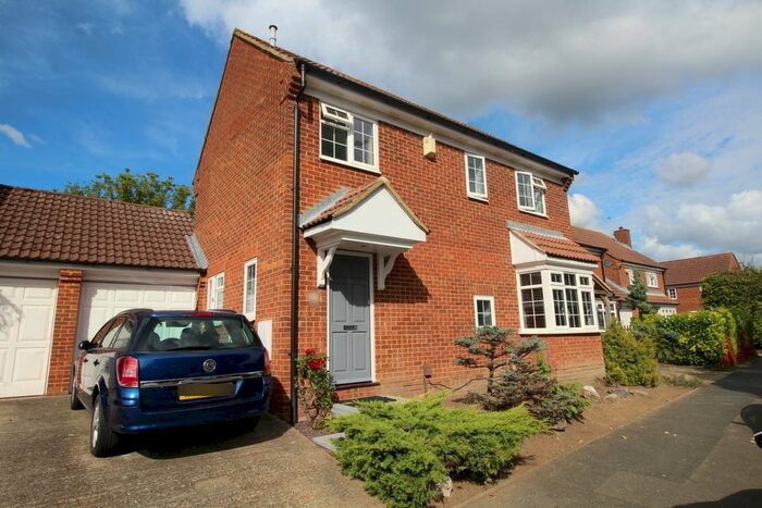 4 Bedroom Detached House To Rent In Crawfords, Hextable, Swanley, BR8