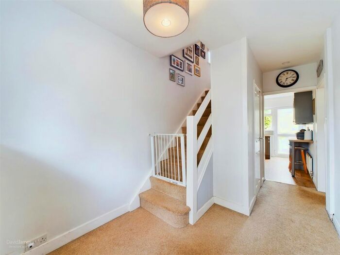 3 Bedroom Semi-Detached House For Sale In Warren Avenue, Sherwood, Nottingham, NG5