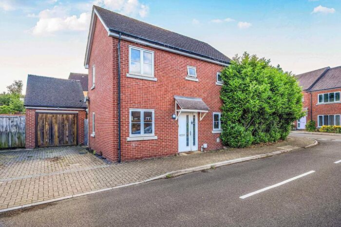 2 Bedroom Detached House For Sale In Basswood Drive, Rooksdown, Basingstoke, RG24