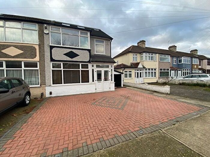 6 Bedroom Semi-Detached House To Rent In Crow Lane, Romford, RM7