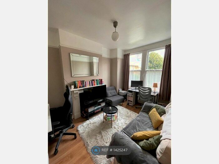 1 Bedroom Maisonette To Rent In Charlmont Road, London, SW17