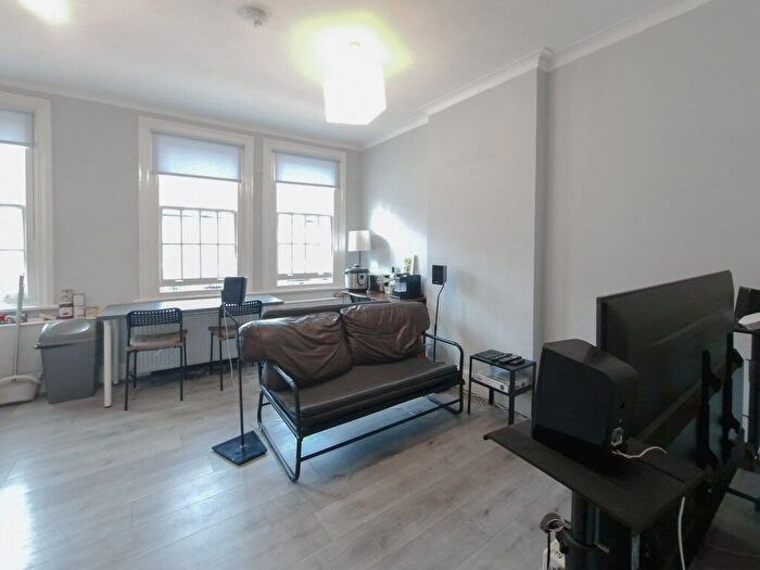 2 Bedroom Flat To Rent In Station Road, Edgware, HA8