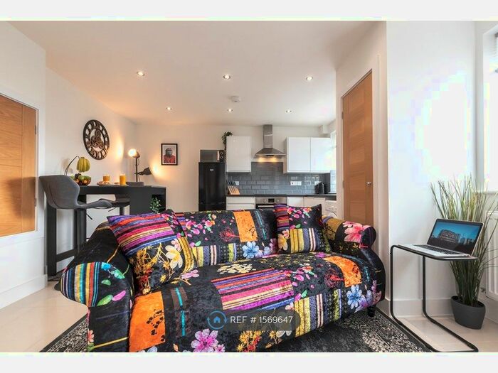 1 Bedroom Flat To Rent In Atlantic Mansions, Southampton, SO14