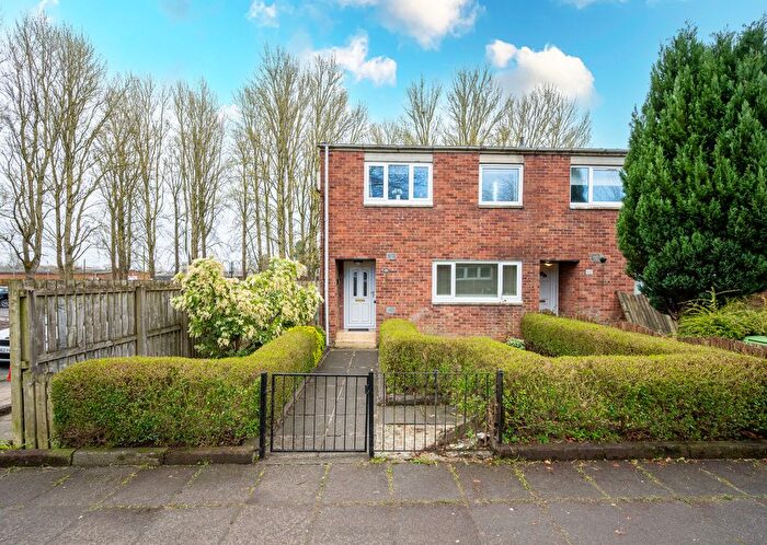 3 Bedroom End Of Terrace House For Sale In Shawholm Crescent, Pollokshaws, G43