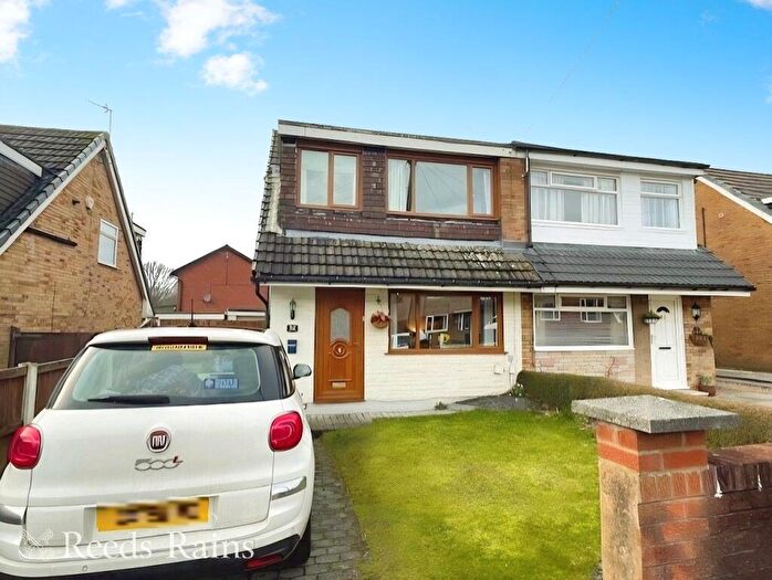 3 Bedroom Semi-Detached House For Sale In Pendle Road, Leyland, Lancashire, PR25