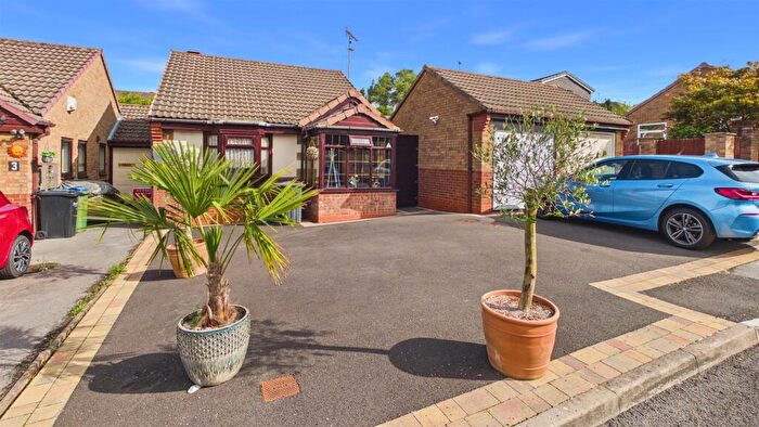 2 Bedroom Detached Bungalow For Sale In Johnsons Grove, Oldbury, B68