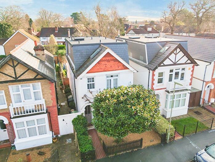 5 Bedroom Villa For Sale In Kings Road, Walton-On-Thames, KT12