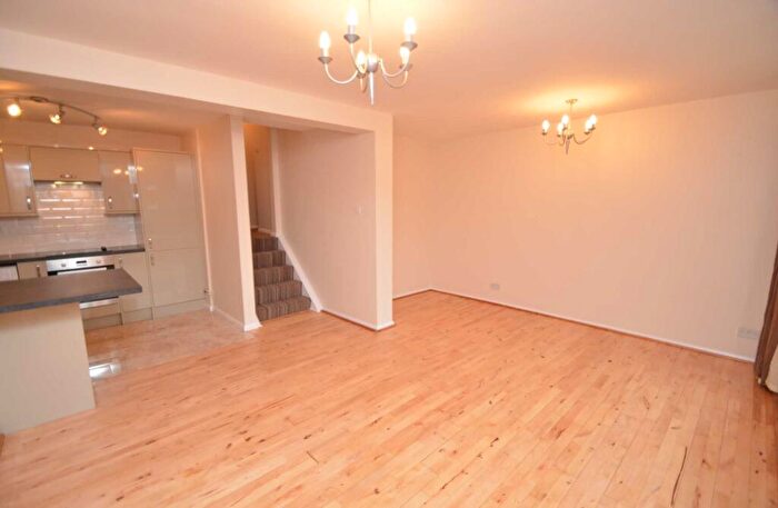 2 Bedroom Maisonette To Rent In Station Road, Amersham, HP6