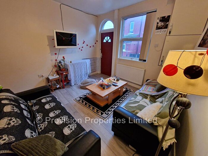 5 Bedroom Terraced House To Rent In Branksome Terrace, Hyde Park, Leeds, LS6