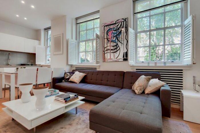 2 Bedroom Flat To Rent In Lowndes Square, Knightsbridge, SW1X