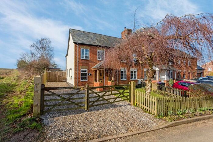 3 Bedroom Cottage For Sale In Lower Titmore Green, Little Wymondley, Hitchin, SG4