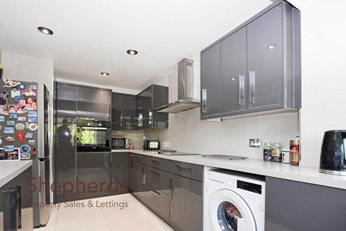 3 Bedroom End Of Terrace House For Sale In Claremont, Cheshunt, Waltham Cross, EN7