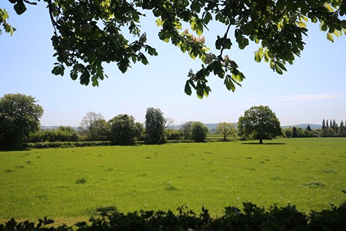 1 Bedroom Barn Conversion For Sale In Choakes Yard, Great Billington, LU7