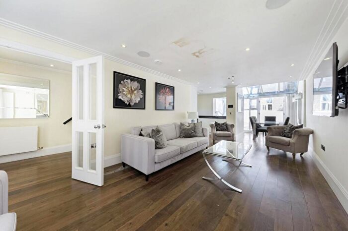 3 Bedroom Terraced House To Rent In Peony Court, SW10