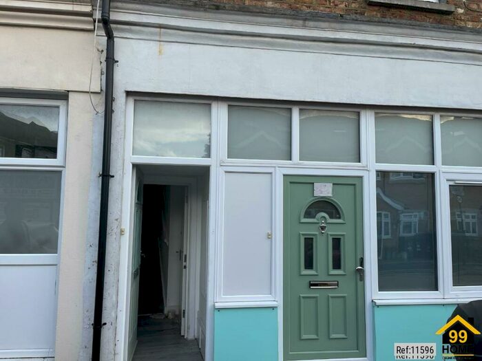 2 Bedroom Maisonette To Rent In Vernon Road, Sutton, Surrey, SM1