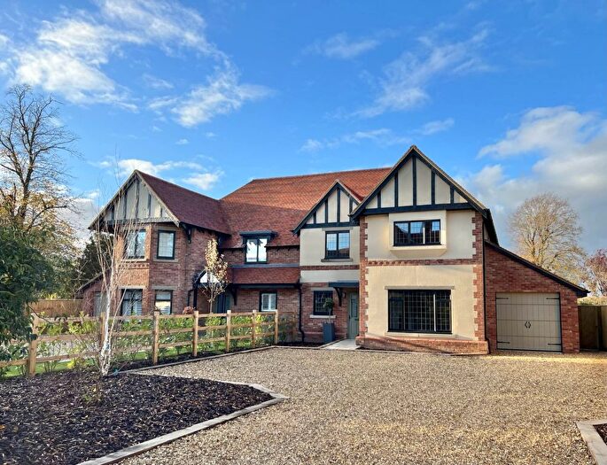 5 Bedroom Semi-Detached House To Rent In Ashfield, A Winterbrook, OX10