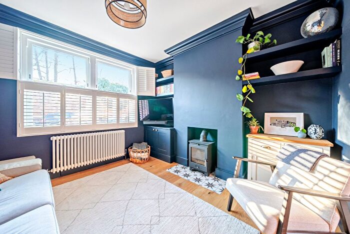 2 Bedroom Terraced House For Sale In Robson Road, London, SE27