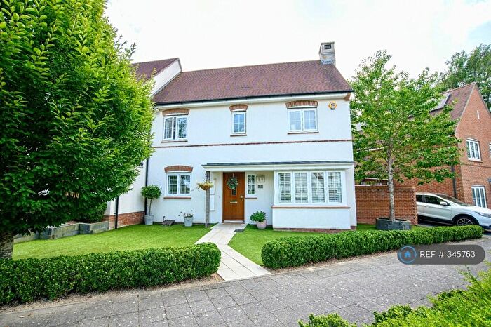 3 Bedroom Semi-Detached House To Rent In Holmbush End, Faygate, Horsham, RH12