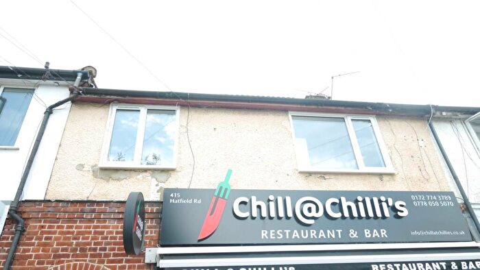 2 Bedroom Apartment To Rent In Hatfield Road, St Albans, AL4