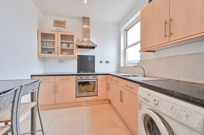 2 Bedroom Flat To Rent In Lower Boston Road, Boston Manor, London, W7
