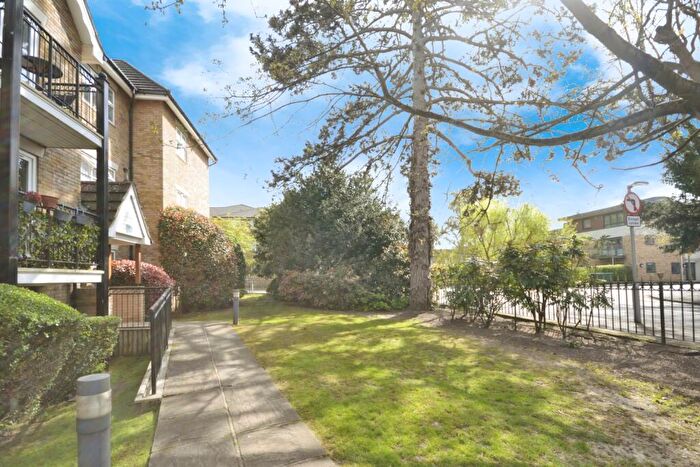 2 Bedroom Flat To Rent In Albemarle Road Beckenham, BR3