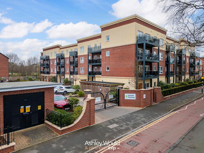 2 Bedroom Apartment For Sale In Recreation Road, Bromsgrove, B61